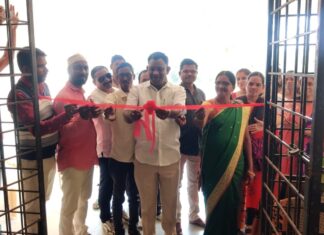 जि.प.अध्यक्ष अजय कंकडालवार यांच्या हस्ते अहेरी येथे शाळेत नवीन वसतिगृहाचे उदघाटन