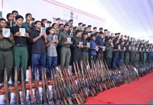 नक्षलवादाला मोठा धक्का : आणखी ५१ माओवाद्यांचे आत्मसमर्पण