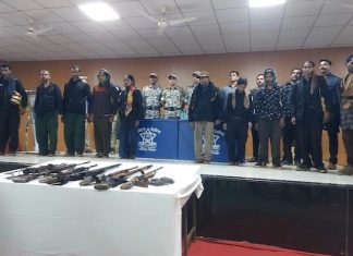 गोंदिया : एमएमसी झोनचा प्रवक्ता ‘अनंत’सह ११ नक्षलवाद्यांचे आत्मसमर्पण