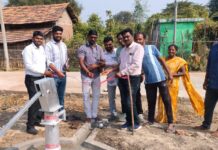 लगाम हेटीत पेसा निधीतून उभारलेल्या हातपंपाचे लोकार्पण