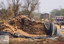 उघड्यावर सडत शासकीय धान्य; कोरची खरेदी केंद्रातील ढिसाळ व्यवस्थापन उघड