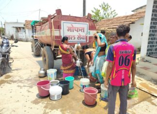 धानोऱ्यात पाणीटंचाईचे संकट : आ. डॉ. नरोटे यांच्याकडून मोफत टँकरद्वारे पाणीपुरवठा