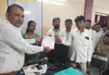 धानोरा : मॉडेल स्कूलमध्ये शिक्षक द्या, अन्यथा शाळा बंद करा