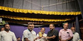 चोप येथील दुर्गा उत्सव मंडळाच्या डिजिटल वाटचालीत योगदान देणाऱ्या तिलक गायकवाड यांचा सत्कार