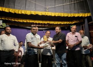 चोप येथील दुर्गा उत्सव मंडळाच्या डिजिटल वाटचालीत योगदान देणाऱ्या तिलक गायकवाड यांचा सत्कार