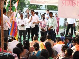 अखेर अहेरीत रस्त्याच्या मागणीसाठीचे आंदोलन मुख्यमंत्र्यांच्या आश्वासनानंतर मागे