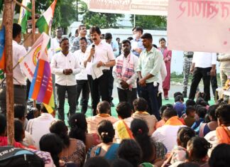 अखेर अहेरीत रस्त्याच्या मागणीसाठीचे आंदोलन मुख्यमंत्र्यांच्या आश्वासनानंतर मागे