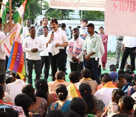 अखेर अहेरीत रस्त्याच्या मागणीसाठीचे आंदोलन मुख्यमंत्र्यांच्या आश्वासनानंतर मागे