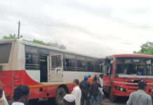 दोन एसटी बसची समोरासमोर भीषण धडक ; दोघांचा मृत्यू